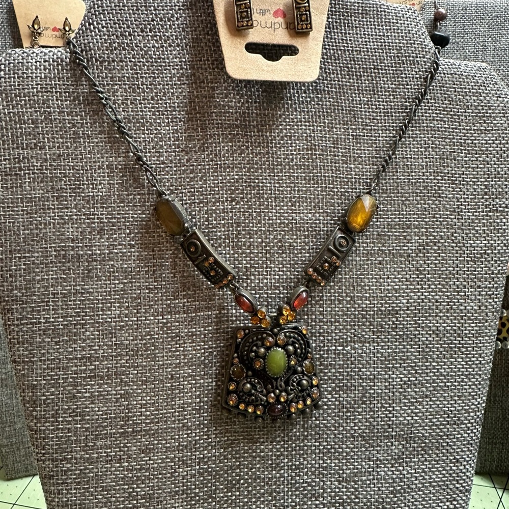 1 Gold Amber, red and brown Geometric Earrings and necklace set